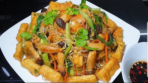 Hủ tiếu xào ngon! tơi, rời, không dính chùm, rau xanh giòn và sốt xào vừa ăn !