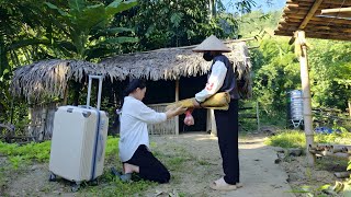 Download Lagu Kind woman helps homeless girl start a new life from zero. MP3