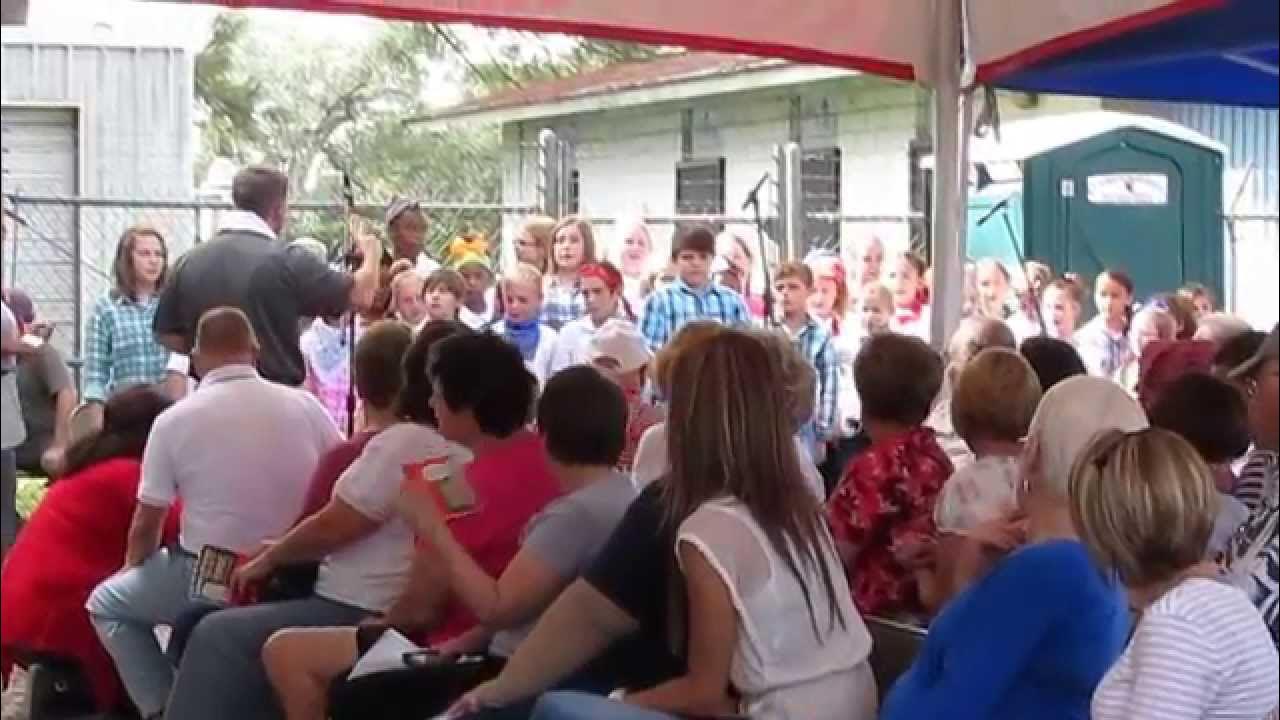 Loreauville Elementary School Kids sing in French for Loreauville Day