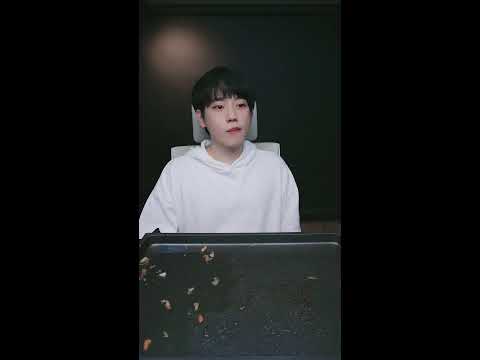 비비고 스팸 도톰해물완자 통새우만두 <strong>장조림</strong> 맑은닭곰탕 목전지 보쌈 먹방