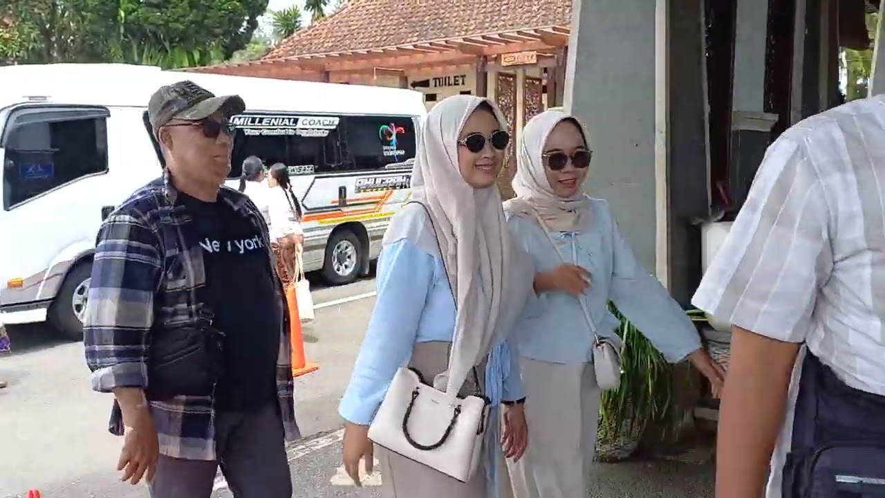 Mlaku mlaku ning Bali bareng BMT Damar Semarang 