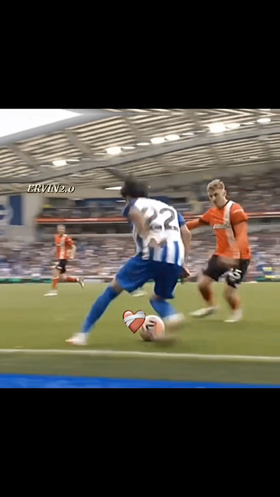 Mitoma calculates his dribbles 🥶🔥 #trending #football #viralvideo