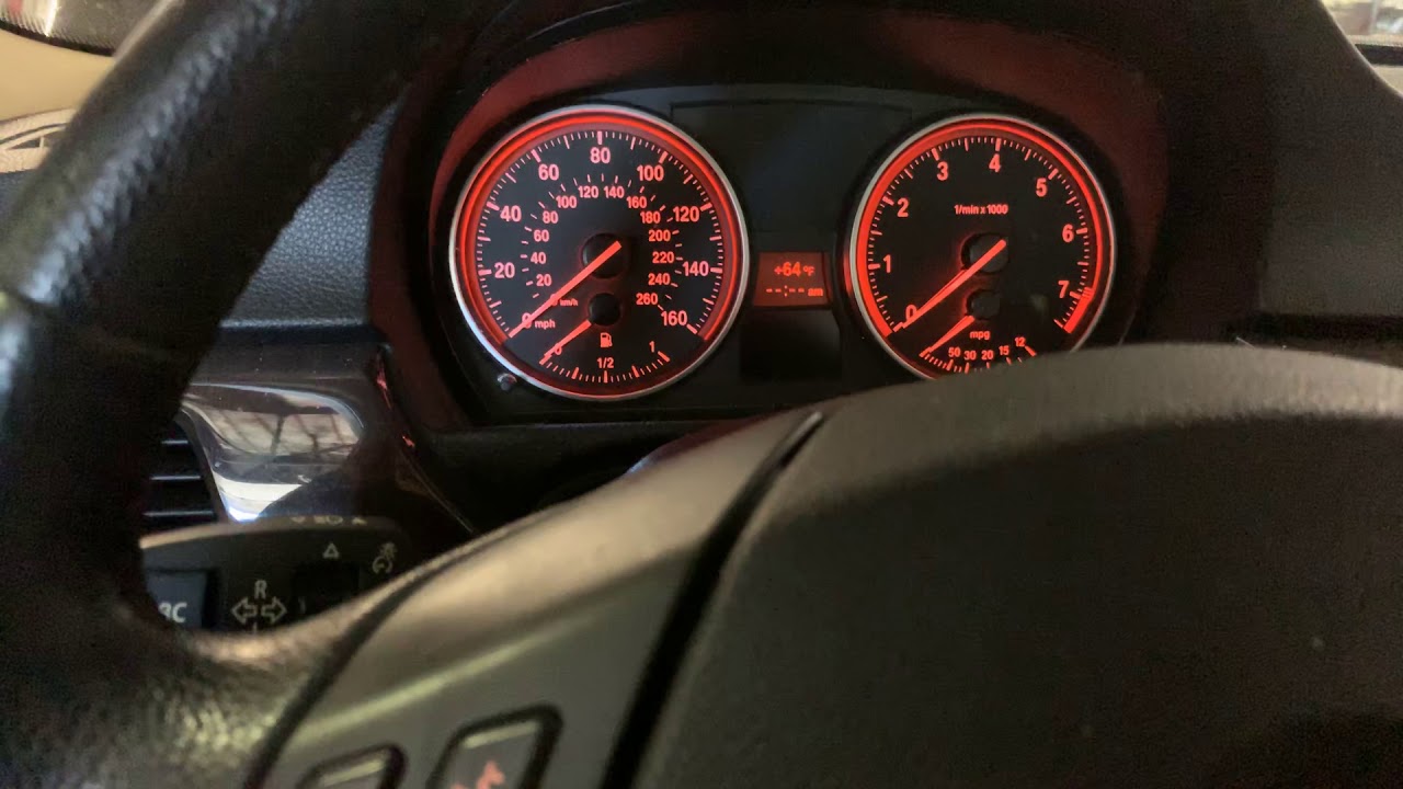 BMW 328i cómo check el nivel del aceite del motor. - YouTube