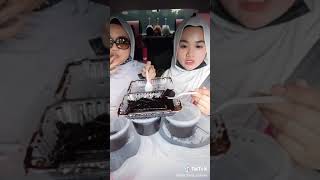 Kek Leleh Waffy yang viral ? Memang sedap sgt!!  • DDJT Food Journey