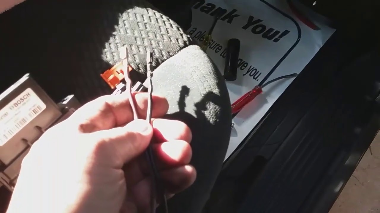 2005 Scion xB gets new shoes. 2007 Chevy Silverado has HVAC problem