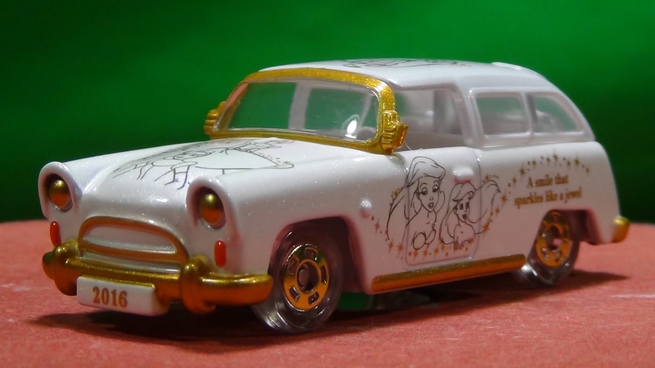 車体にディズニーヒロインのスケッチ ディズニーモータース 特別仕様車