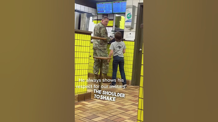 This little boy wanted to show his respect to a man in the military ❤️