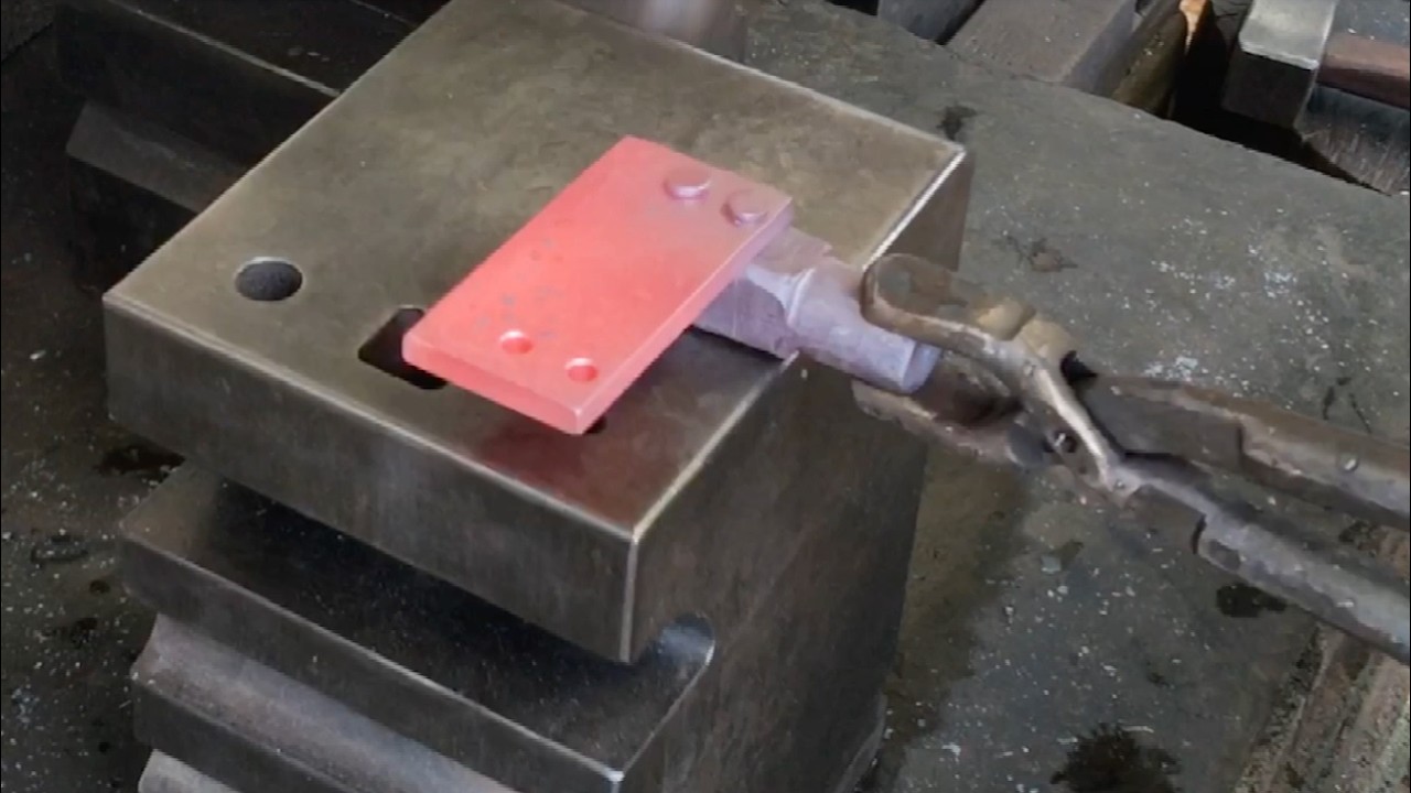 Очистка старой наковальни / Быстрый и эффективный инструмент для закалки - щипцы GS