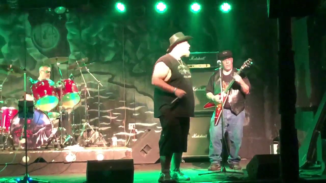 Skeleton Rising Skeleton rising- Symphony of Destruction - YouTube