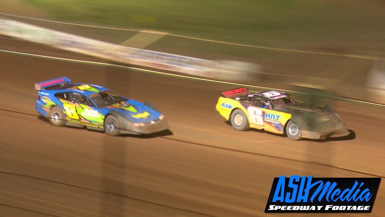 Super Sedans: Latham and Randall Battle - Valvoline Raceway