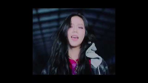 what was jisoo running from Lovesick girl 🤣 #short #funny #jisoo #blackpink