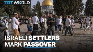 Israeli settlers enter Al Aqsa compound under police guard screenshot 5