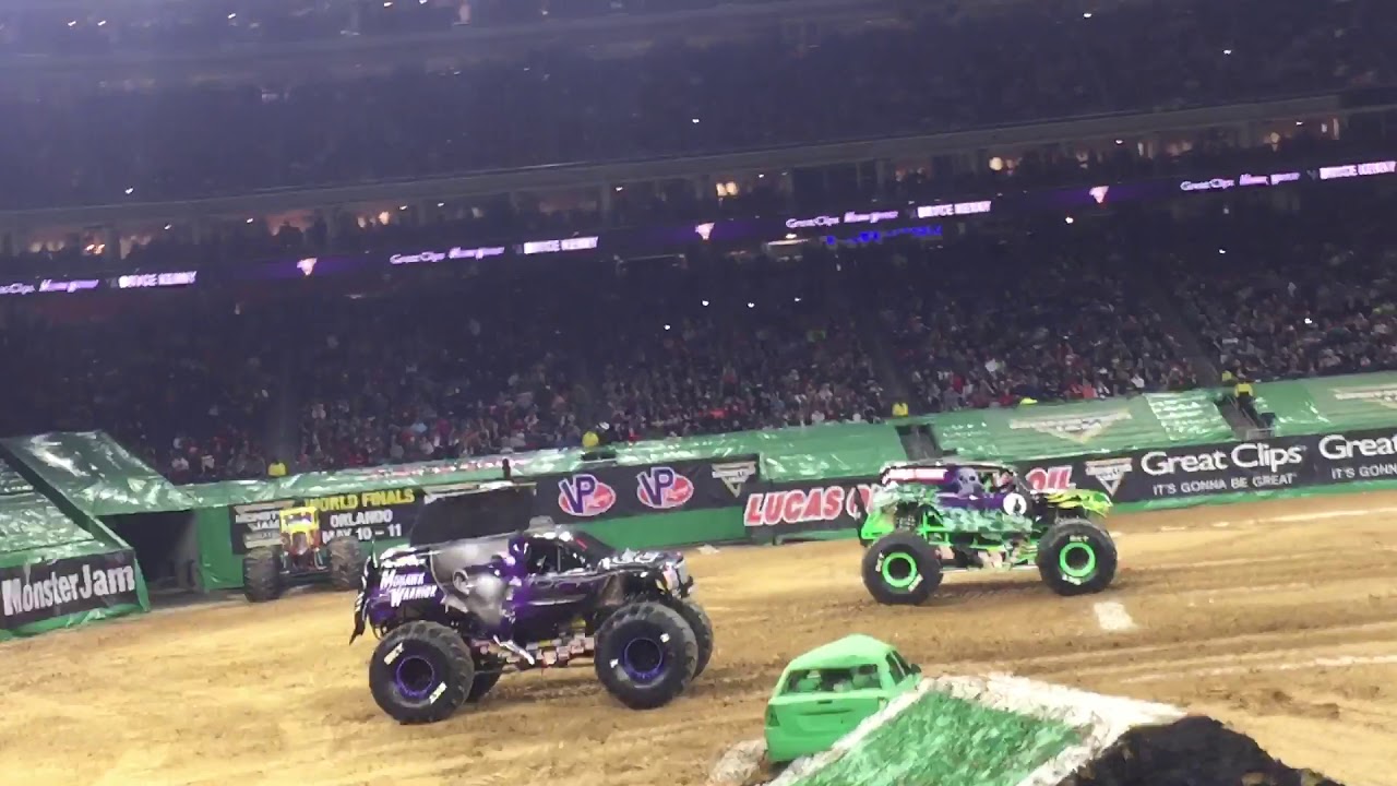 Monster Jam Houston 2019 Championship Race - YouTube