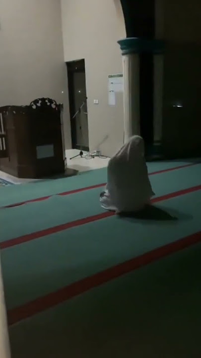 penampakan hantu di dalam masjid #funny #lucu #memengakakkocak