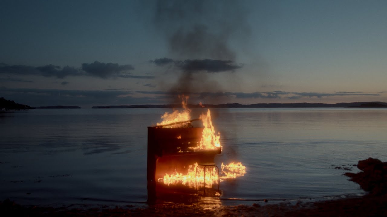 DIRECTOR & COLORIST SHOWREEL 2022