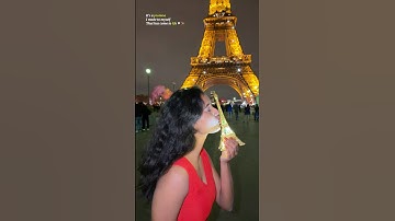 When she sparkles🤩✨ #eiffeltower #paris #france