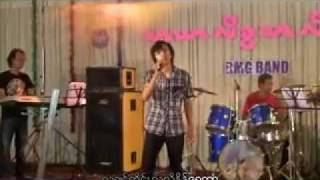 Video thumbnail of "ခိုင္မင္းစိုး-အလွနတ္သမီး"