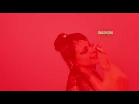 Yasemin Mori - Kırmızı Lavlar (Official Video)