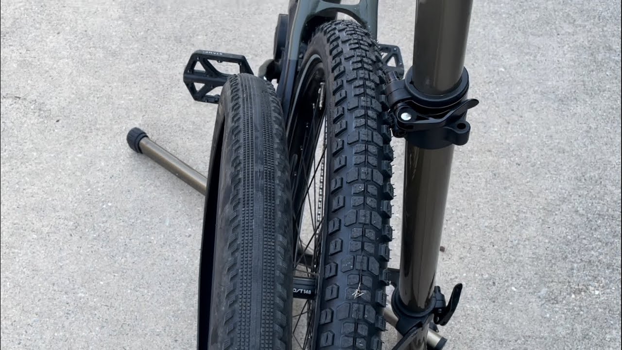 Schwalbe Hurricane vs Schwalbe Johnny Watts YouTube