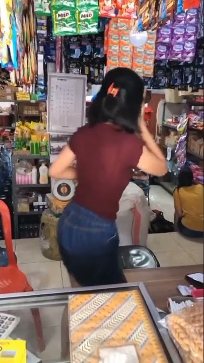 story wA,,,cewek cantix penjaga toko