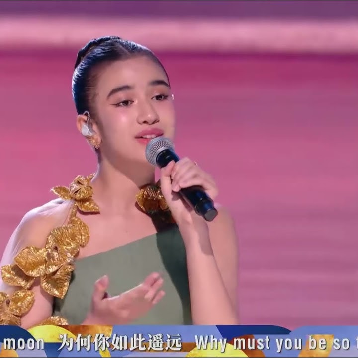 Cambodian Princess Jenna Norodom performed in the 2nd Golden Panda Awards in Chengdu,China