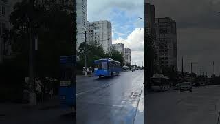 ЮМЗт2.1507 прямує по вулиці під невеличкий дощ #дніпро #automobile #юмз #redmi_13