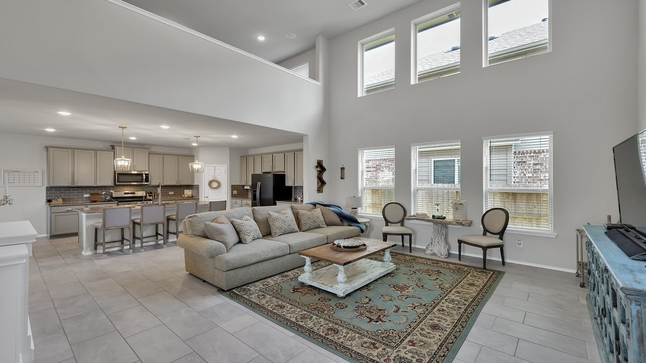 Like new Modern 4 Bed 4 1/2 Bath For Sale in Klein Grove zone to Klein ISD Diamond Homes