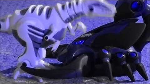Teksta Scorpion vs Mini Roboraptor - Robot Toy Battle