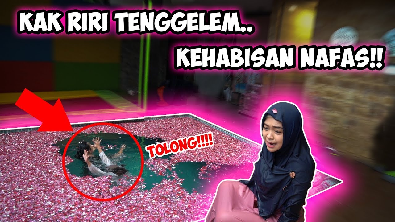 SULAP KOLAM RENANG JADI PENUH MAWAR!! Kak Riri Tenggelem😂