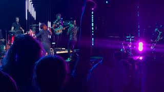 Fitz And The Tantrums -Roll Up (Live at the Shoreline Amphitheater)