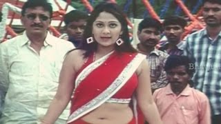 Ankita Glamorous Scene At Shooting Spot Giliginthalu Movie Comedy Scenes