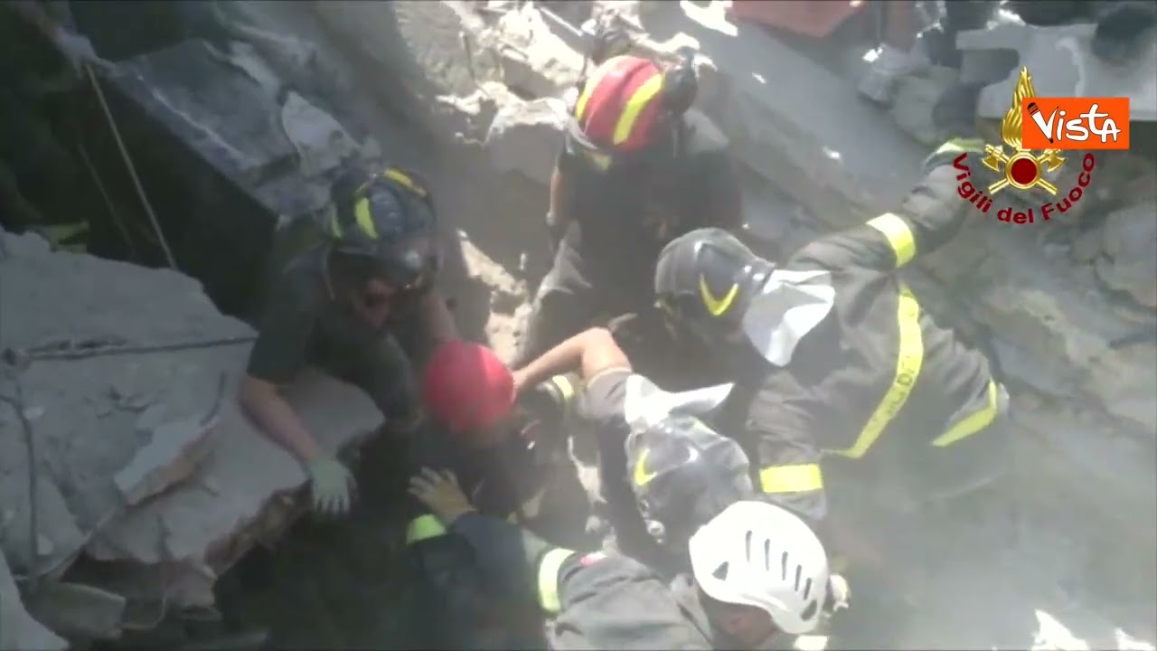 Casamicciola, 8 anni fa il devastante sisma. Il salvataggio dei 3 fratellini Ciro, Mattias, Pasquale