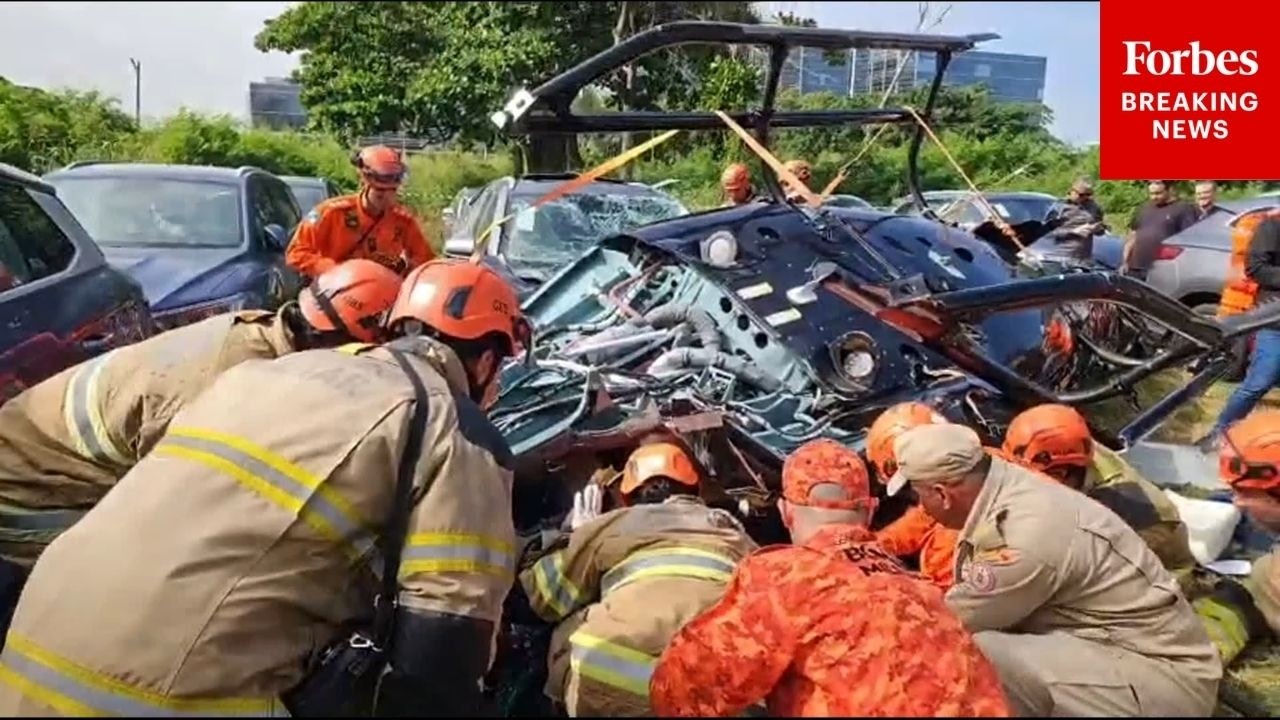 Crews Remove Wreckage After Helicopter Crash Kills At Least 6 In Rio de Janeiro, Brazil
