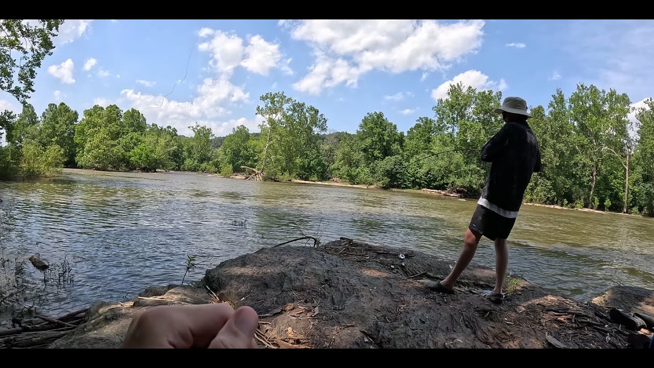 Potomac River Series: fishing right after a big flood  part 1 (caught a vibe) 😠
