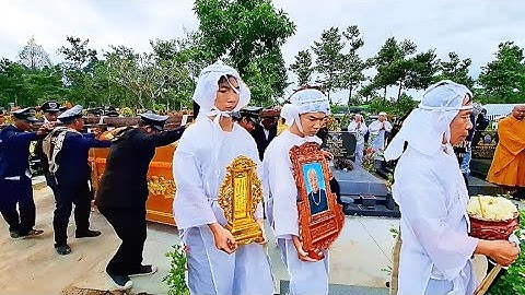 Tang lễ bà (Nguyễn Thị Nguyệt) đại gia đình tiếc thương đưa tiễn tại hoa viên BD.