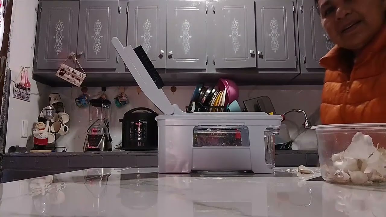 Acompañenne hacer limpieza y comida