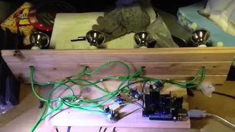 arduinoで電球を四個点滅させた