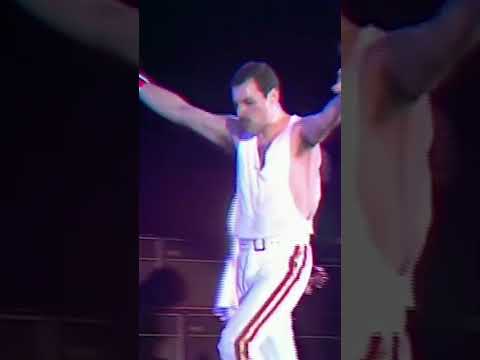 Queen have always seized the opportunity to improvise on even their biggest hits #shorts #queen
