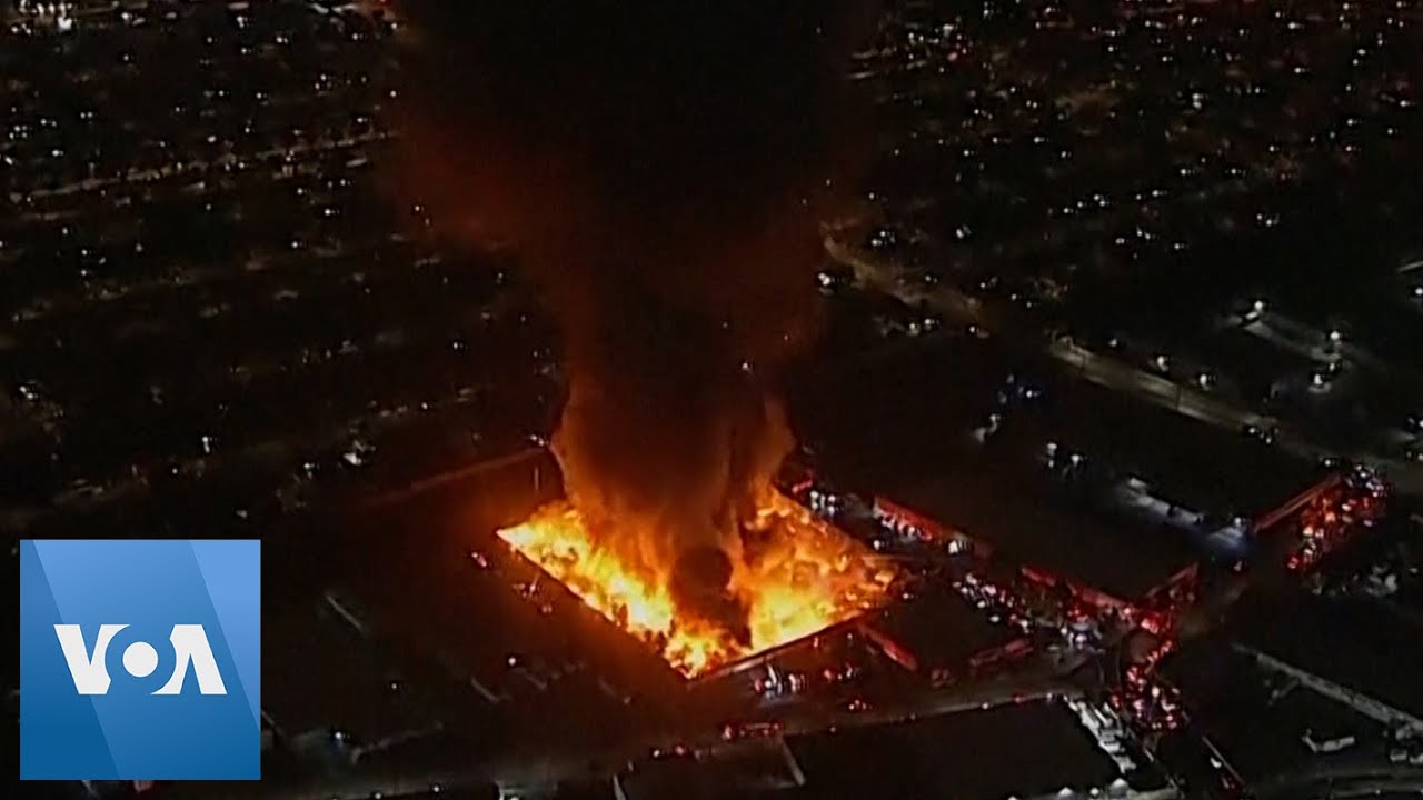 Massive Fire Overtakes California Industrial Building | VOA News