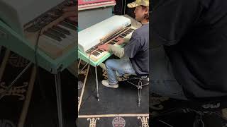 Video thumbnail of "‘Crusin’ on a 1970 Fender Rhodes at the Chicago Electric Piano Co.⚡️🎹🦎"