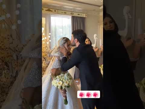 كيقول ويكون عند كلمتو يدخل من الباب ويديك حلال