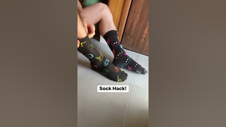 Everyone needs to know this trick. 🧦#sock #socks #hack #sockhack #feet #toes #toe #backtoschool