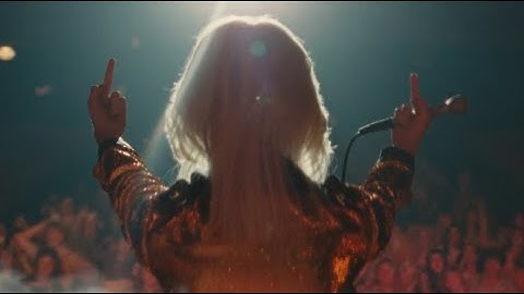 Avril Lavigne - Freak Out (Music Video)