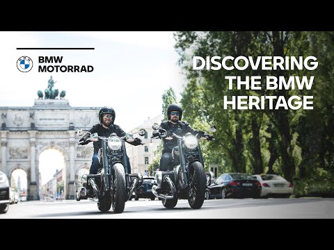 WorldSBK Riders Munich Visit - Discovering the BMW Heritage