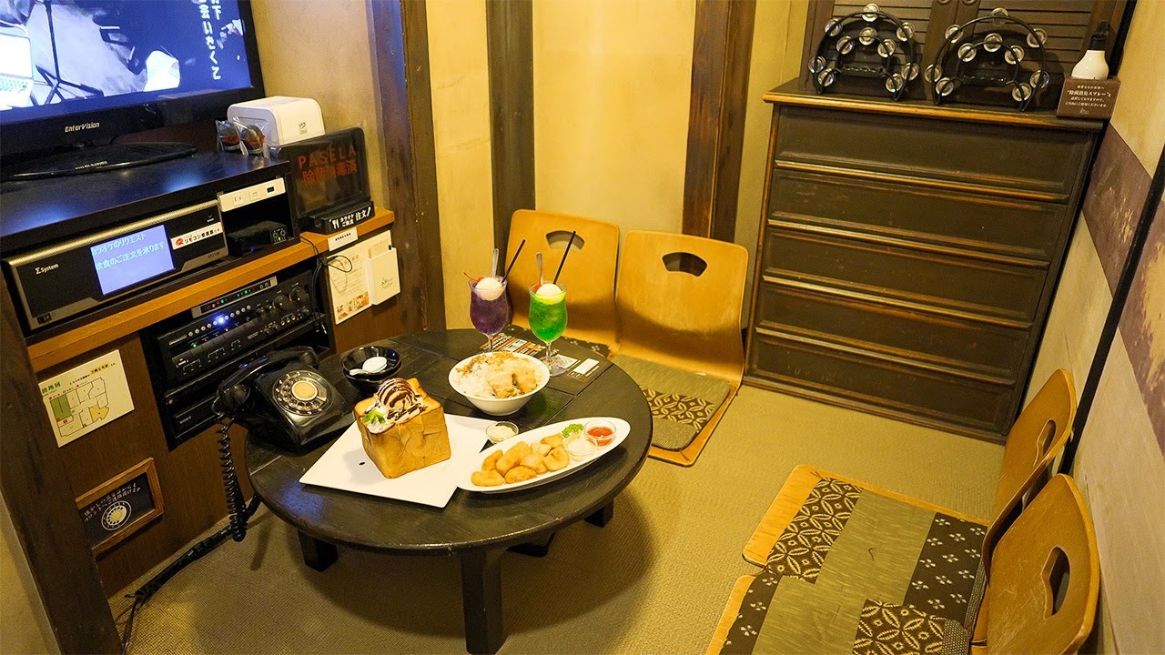 昭和レトロなカラオケ体験！秋葉原のカラオケパセラで懐かしの雰囲気を