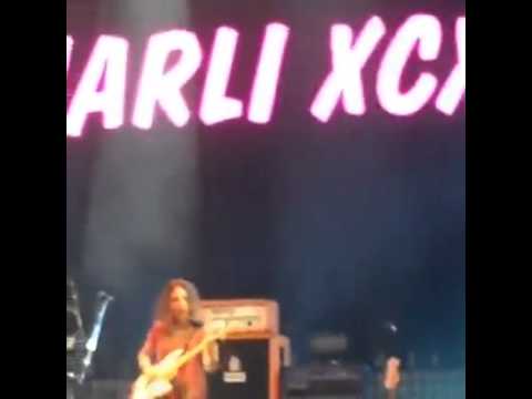 Charli XCX - Break The Rules (1st Live Performance)