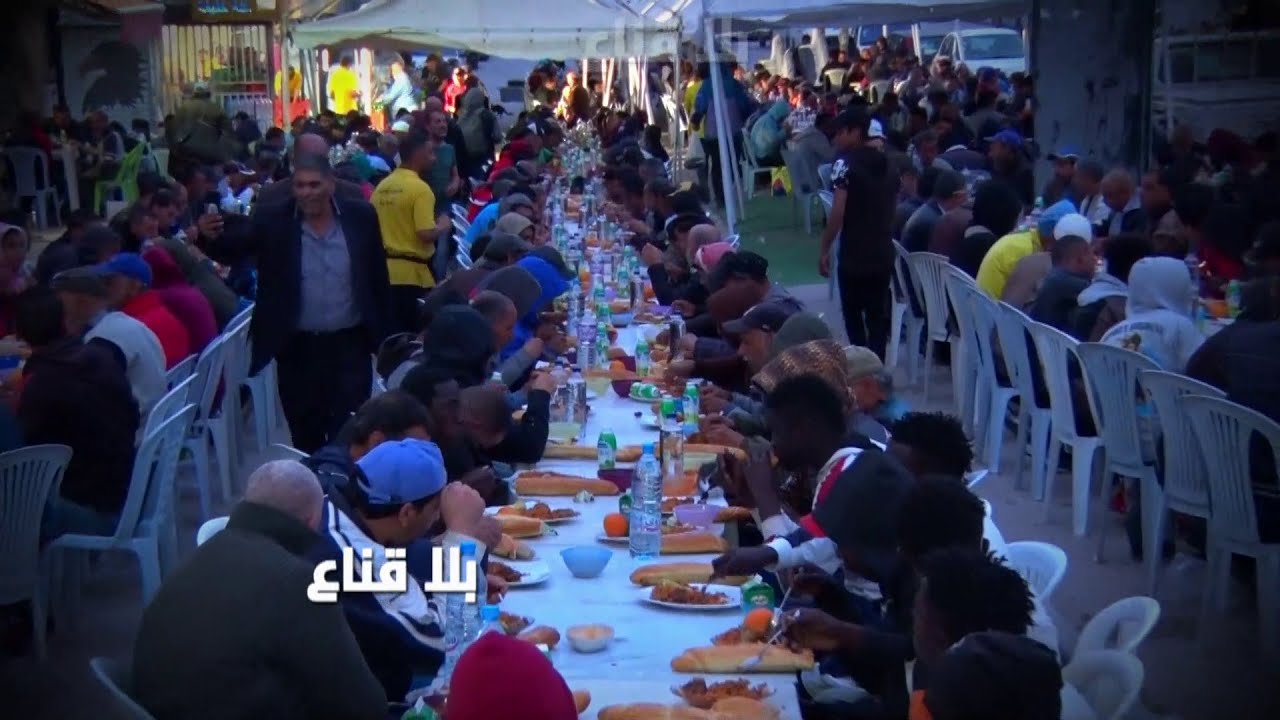 مائدة افطار عملاقة لألفي صائم في الكبارية التونسية..علي كحلة يصنع ماعجزت عنه الجمعيات الخيرية