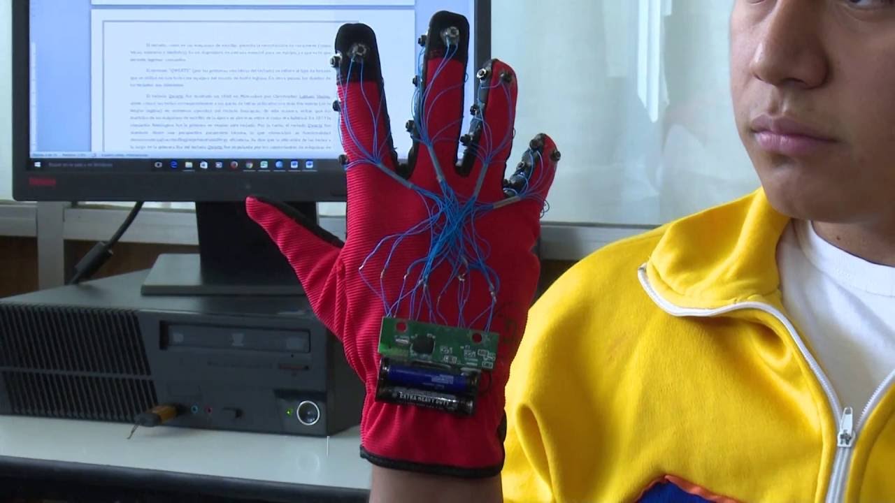 Poblano inventa guante para escribir en computadora - YouTube