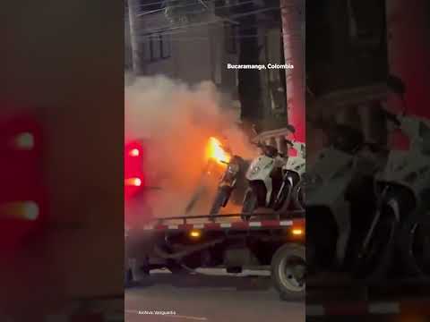 Hombre le prendió fuego a su moto luego de que se la inmovilizaran | El Espectador