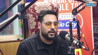 Popular rapper badshah lets his heart out to rj harshit and pulkit,
while promoting latest album, 'one'. subscribe radio city india's
chann...